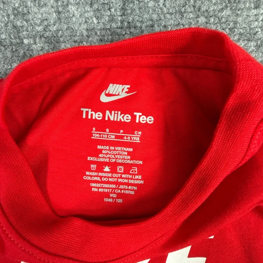 Nike kids futura